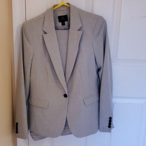 Woman two piece pant suit